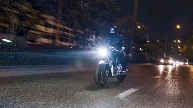 đèn pha xe máy bị cháy